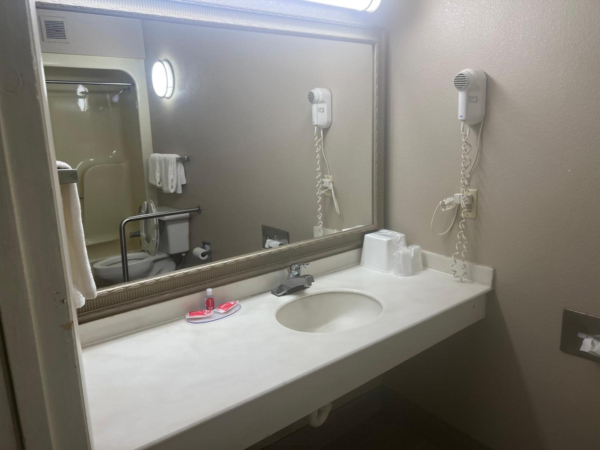 פלורנס Econo Lodge מראה חיצוני תמונה
